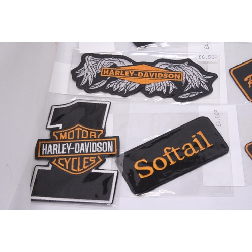 892 - A QUANTITY OF SEW ON BADGES TO INCLUDE HARLEY DAVIDSON, PAN HEAD, HERITAGE SOFTAIL, ETC.,