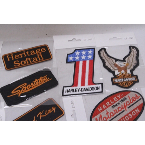 892 - A QUANTITY OF SEW ON BADGES TO INCLUDE HARLEY DAVIDSON, PAN HEAD, HERITAGE SOFTAIL, ETC.,