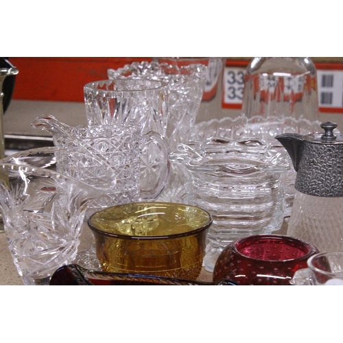 1112 - A COLLECTION OF GLASSWARE TO INCLUDE A BOWLS, JUGS, A TANKER, A DECANTER, EGG CUP ETC