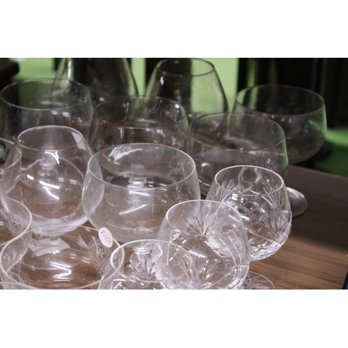 1148 - A LARGE QUANTITY OF GLASS SERVING DISHES AND A BOWL