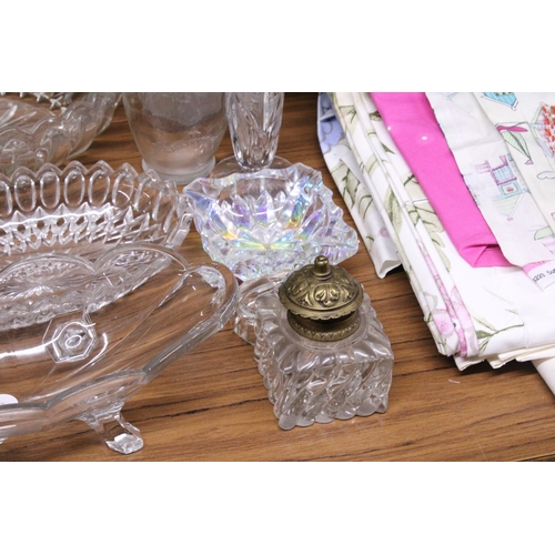 1203 - A QUANTITY OF GLASSWARE TO INCLUDE AN INKWELL, DECANTER, VASES, BOWLS, ETC