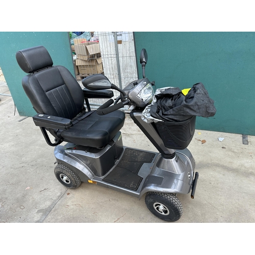 1650A - A STERLING S425 SHOP RIDER MOBILITY SCOOTER COMPLETE WITH CHARGER, KEY, MANUAL AND COVER BELIEVED IN... 