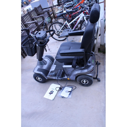 1650A - A STERLING S425 SHOP RIDER MOBILITY SCOOTER COMPLETE WITH CHARGER, KEY, MANUAL AND COVER BELIEVED IN... 