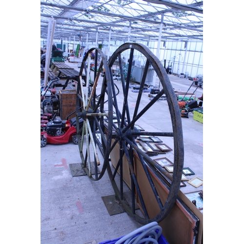 2059 - TWO LARGE VINTAGE METAL CART WHEELS WITH METAL PLATE FEET (D:159CM)