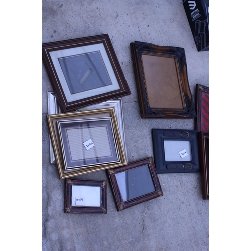 2197 - AN ASSORTMENT OF VARIOUS PICTURE FRAMES