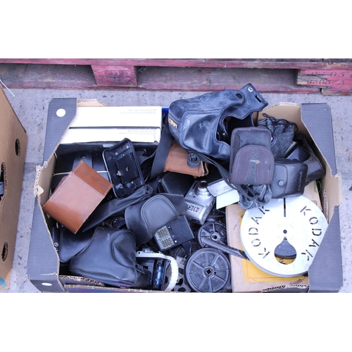 2441 - AN ASSORTMENT OF CAMERAS TO INCLUDE MINOLTA, A CAMCORDER AND CASES ETC