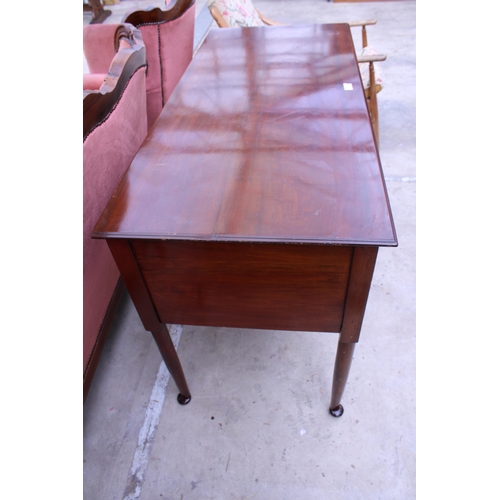 2530 - AN EDWARDIAN MAHOGANY SIDE-TABLE ENCLOSING ONE LONG AND TWO SHORT DRAWERS, 48