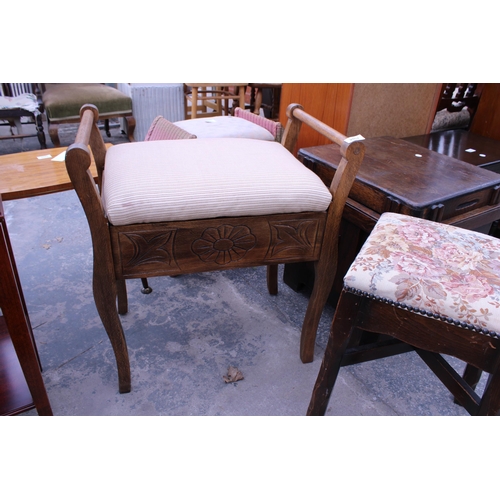 2857 - AN EDWARDIAN PIANO STOOL, SMALL OAK TABLE AND STOOL