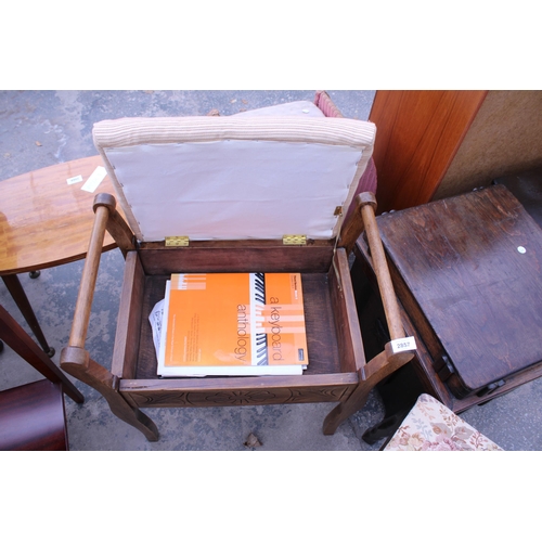 2857 - AN EDWARDIAN PIANO STOOL, SMALL OAK TABLE AND STOOL