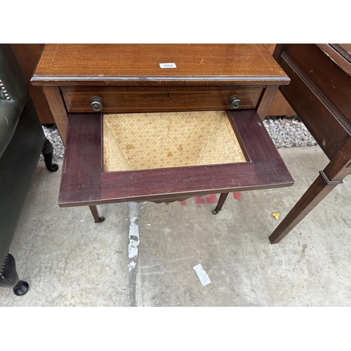 2524 - AN EDWARDIAN MAHOGANY AND INLAID WORK TABLE WITH SINGLE DRAWER AND PULL OUT STORAGE SECTION, 24