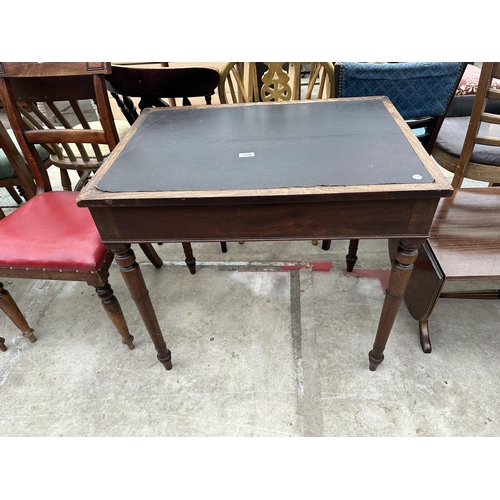 2550 - A 19TH CENTURY MAHOGANY CENTRE TABLE WITH SINGLE DRAWER ON TURNED LEGS, 31