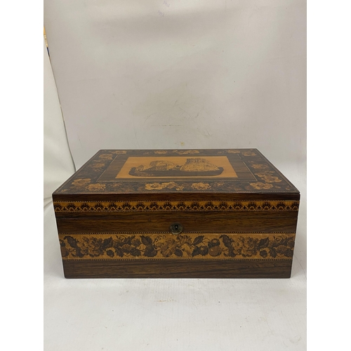 14 - A 19TH CENTURY TUNBRIDGE WARE ROSEWOOD SEWING/WORK BOX WITH FITTED LIFT OUT INTERIOR WITH A HINGED L... 