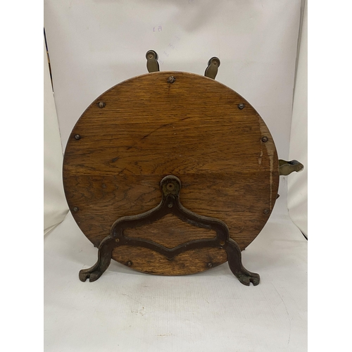 18 - AN ANTIQUE KNIFE SHARPENER BY FOLLOWS AND BATE LTD WITH AN OAK CASE, CAST IRON STAND AND CRANK