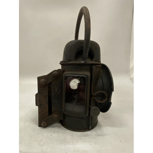 3 - A CIRCA 1910 ELI GRIFFITHS RAILWAY/TRACTION ENGINE OIL LAMP