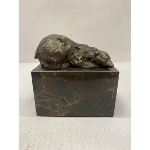 33 - A FIGURE OF A BRONZE BEAR ON A MARBLE BASE