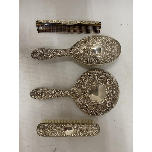 39 - A HALLMARKED BIRMINGHAM BROADWAY AND CO SILVER HAIRBRUSH, MIRROR AND BRUSH SET IN A PRESENTATION BOX