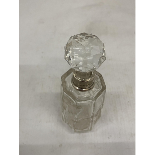 5 - THREE HALLMARKED SILVER AND GLASS ITEMS TO INCLUDE A GLASS PERFUME BOTTLE WITH A SILVER COLLAR, CUT ... 