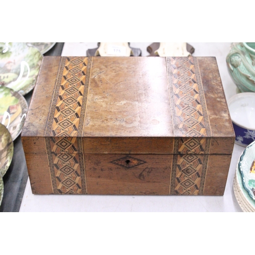 176 - A 19TH CENTURY WRITING SLOPE IN WOODEN MARQUETRY CHEST WITH KEY