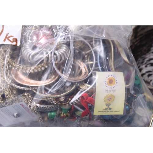 224 - 10KG OF MIXED VINTAGE COSTUME JEWELLERY