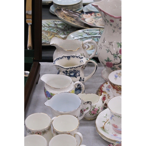 250 - A LARGE QUANTITY OF TEAWARE ETC TO INCLUDE OAKLEIGH CERAMICS 'SHELLEY'S TEAWARE 2002' TRIO AND CUP A... 