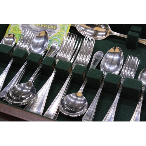 252 - A CASED CANTEEN OF CUTLERY