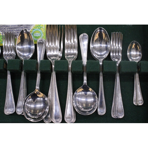 252 - A CASED CANTEEN OF CUTLERY