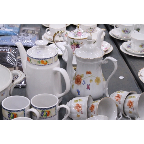 262 - A ROYAL NORFOLK CERAMIC COFFEE SET TO INCLUDE COFFEE POT, CREAM JUG, SUGAR BOWL AND CUPS, A CHINA CO... 