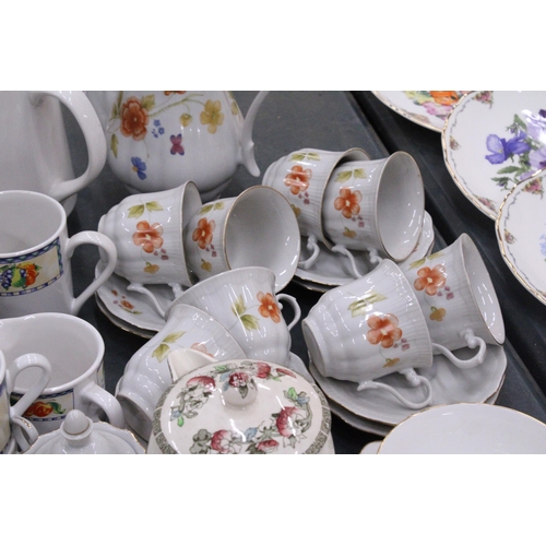 262 - A ROYAL NORFOLK CERAMIC COFFEE SET TO INCLUDE COFFEE POT, CREAM JUG, SUGAR BOWL AND CUPS, A CHINA CO... 