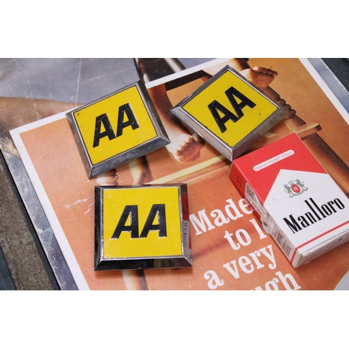 61 - A COLLECTION OF VINTAGE COLLECTABLES TO INCLUDE ADVERTISING BOARDS, AA BADGES, DUNLOP TIN, ETC.,