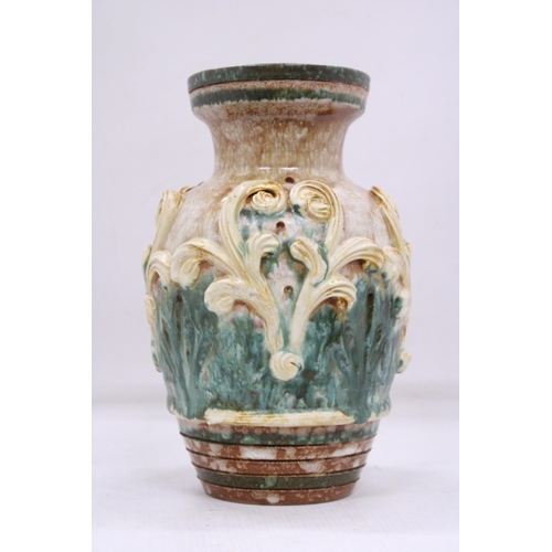 81 - AN ITALIAN POTTERY ART ALVINO BAGNI RAYMOR VASE