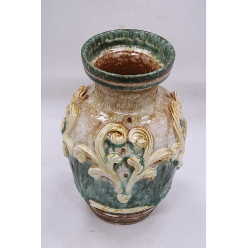 81 - AN ITALIAN POTTERY ART ALVINO BAGNI RAYMOR VASE