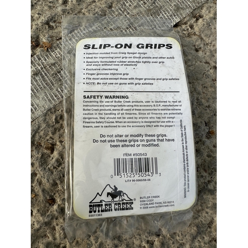 3867 - TWENTY FOUR BUTLER CREEK SLIP ON GRIPS