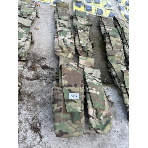 3922 - EIGHT CAMOUFLAGE POUCHES