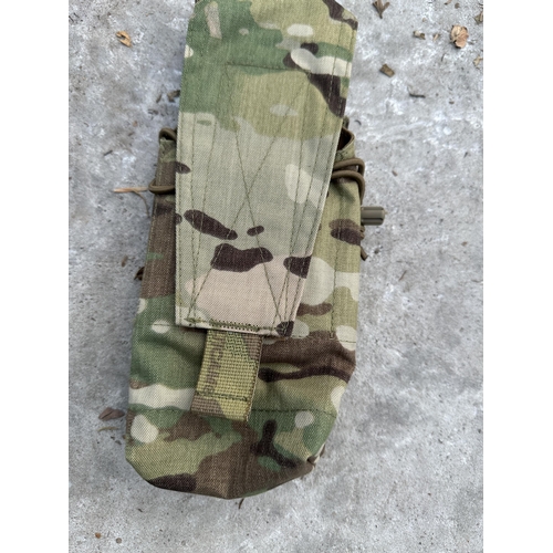 3922 - EIGHT CAMOUFLAGE POUCHES