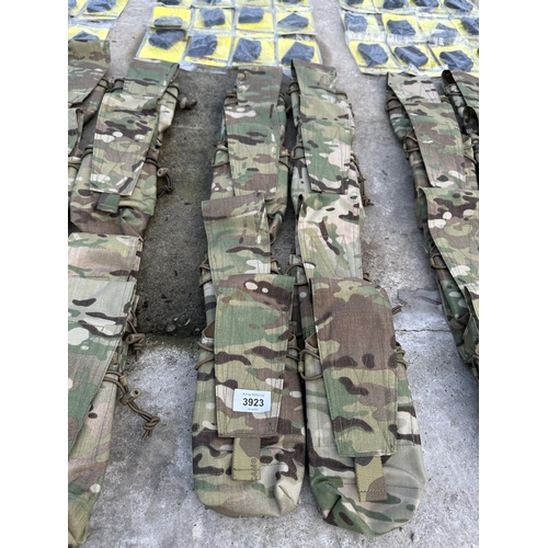 3923 - EIGHT CAMOUFLAGE POUCHES