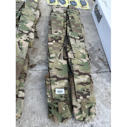 3924 - EIGHT CAMOUFLAGE POUCHES