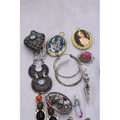 201 - A MIXED LOT OF COSTUME JEWELLERY TO INCLUDE PANDORA STYLE BEADS SOME STAMPED 925, EARRINGS, RINGS, P... 