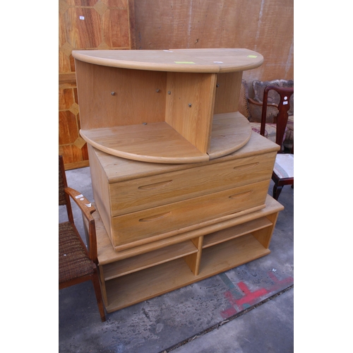 AN ASSORTMENT OF OAK EFFECT FURNITURE TO INCLUDE A CHEST OF DRAWERS AND