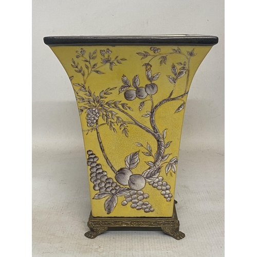 309 - A VINTAGE CHINOISERIE ORIENTAL WONG LEE HAND PAINTED FLORAL YELLOW CRACKLE VASE/PLANTER FINISHED WIT... 