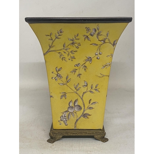 309 - A VINTAGE CHINOISERIE ORIENTAL WONG LEE HAND PAINTED FLORAL YELLOW CRACKLE VASE/PLANTER FINISHED WIT... 