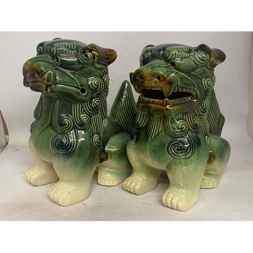 310 - A PAIR OF EXTRA LARGE CHINESE FOO DOGS/GUARDIAN LIONS - 25 CM (H) 23 CM (W)