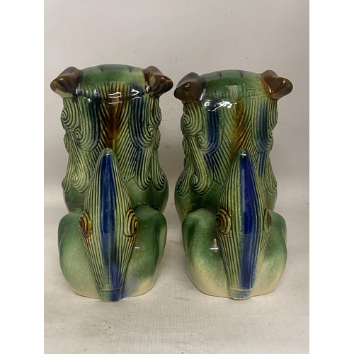 310 - A PAIR OF EXTRA LARGE CHINESE FOO DOGS/GUARDIAN LIONS - 25 CM (H) 23 CM (W)