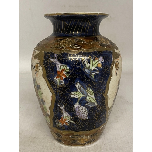 338 - A FLORAL HANDPAINTED WITH GOLD LEAF DETAIL JAPANESE SATSUMA CRACKLE VASE