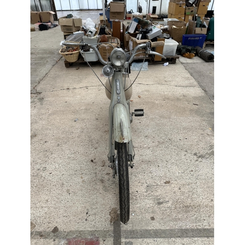 1557 - A VINTAGE NSU QUICKLY MOPED - BELIEVED IN WORKING ORDER BUT AS WITH ALL ITEMS IN THE AUCTION, NO WAR... 