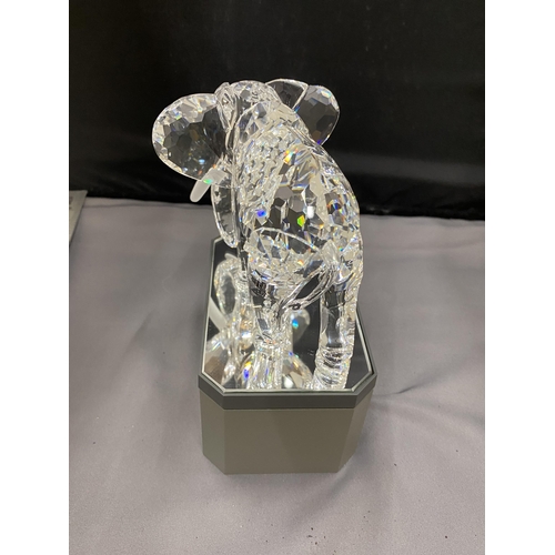 16 - A LARGE SWAROVSKI CRYSTAL ELEPHANT SIGNED ZENDRON MARTIN 1993 WITH MIRRORED PLINTH