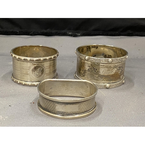 6A - SEVEN VARIOUS HALLMARKED SILVER NAPKIN RINGS TO INCLUDE TWO PAIRS OF BIRMINGHAM, A CHESTER, LONDON  ... 