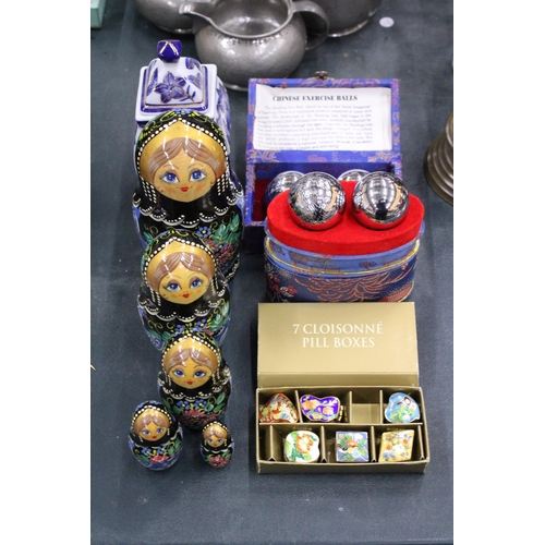 104 - A MIXED LOT TO INCLUDE TWO SETS OF CHINESE EXERCISE BALLS, SIX CLOISONNE PILL BOXES, SET OF NESTING ... 