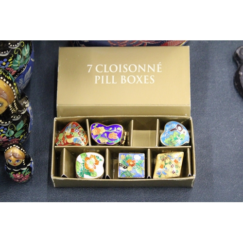 104 - A MIXED LOT TO INCLUDE TWO SETS OF CHINESE EXERCISE BALLS, SIX CLOISONNE PILL BOXES, SET OF NESTING ... 