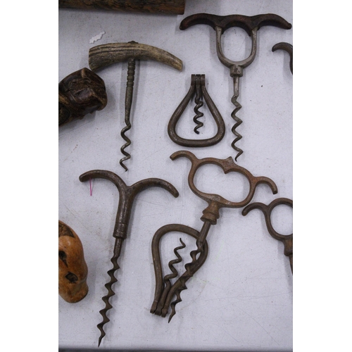 133 - A COLLECTION OF FIFTEEN VINTAGE CORKSCREWS