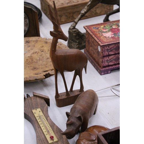 171 - A LARGE QUANTITY OF TREEN TO INCLUDE A LARGE CARVED ROOTWOOD FIGURE OF A LADY, BOOKENDS, BRUSH POTS,... 